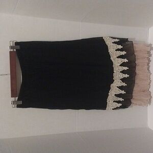 Black Lace ans Sequin Trimmed Tiered Midi Skirt Size S